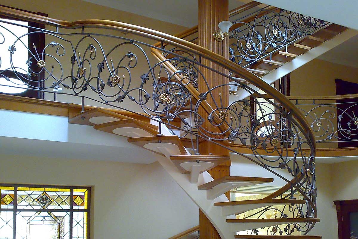 Medurga - unikāla dizaina kaltas metāla kāpņu margas